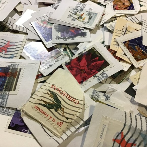 500 Christmas Postage Stamps - Picture 3 of 6